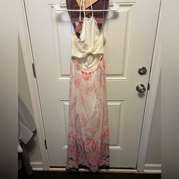 Halter dress - Picture 2 of 2